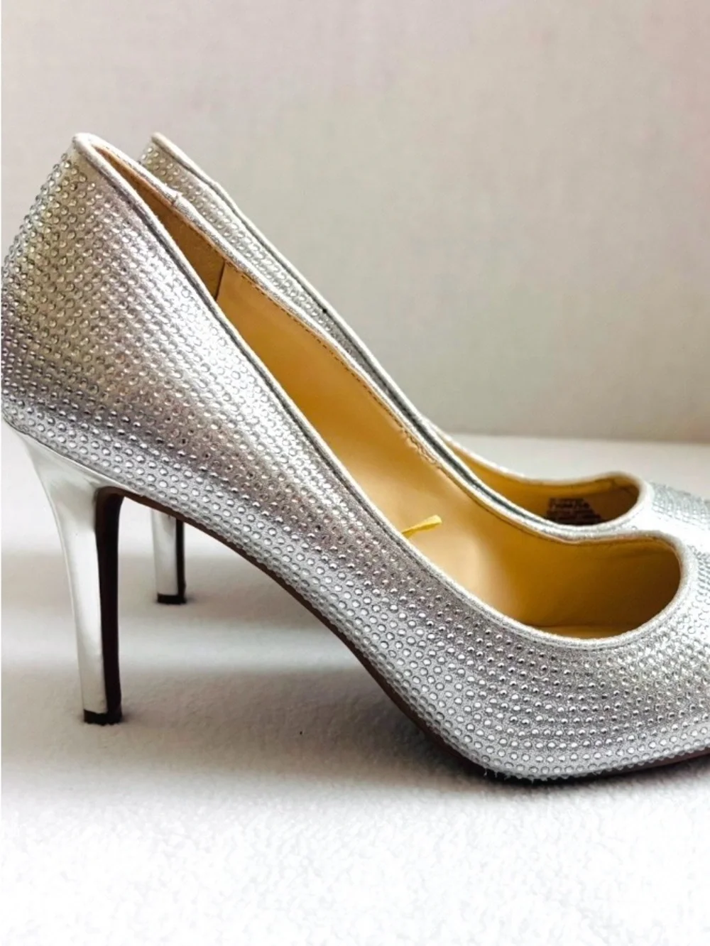 NWOT Jessica Simpson Silver Rhinestone Pointed Stiletto Sparkly Heels Pumps 7.5
